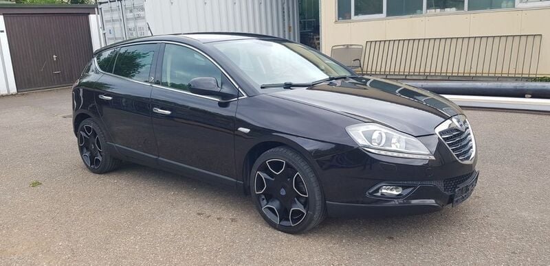 Schwarz Gebraucht 2013 Lancia Delta Platinum Limousine | 7.999 € (Fairer Preis) - Bild 1/4