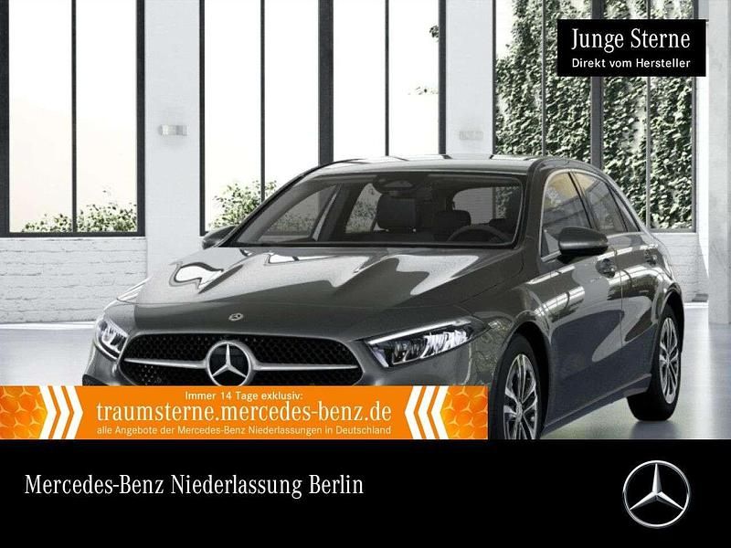 Grau Gebraucht 2024 Mercedes A200 Advanced Limousine | 27.690 € (Fairer Preis) - Bild 1/3