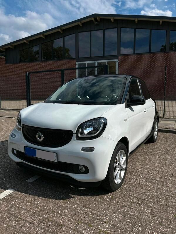 Weiß Gebraucht 2015 Smart ForFour Passion Kleinwagen | 7.200 € (Fairer Preis) - Bild 1/4