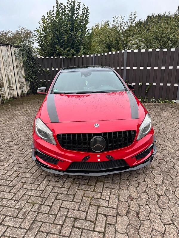 Rot Gebraucht 2013 Mercedes A200 Limousine | 6.000 € (Guter Preis) - Bild 1/4