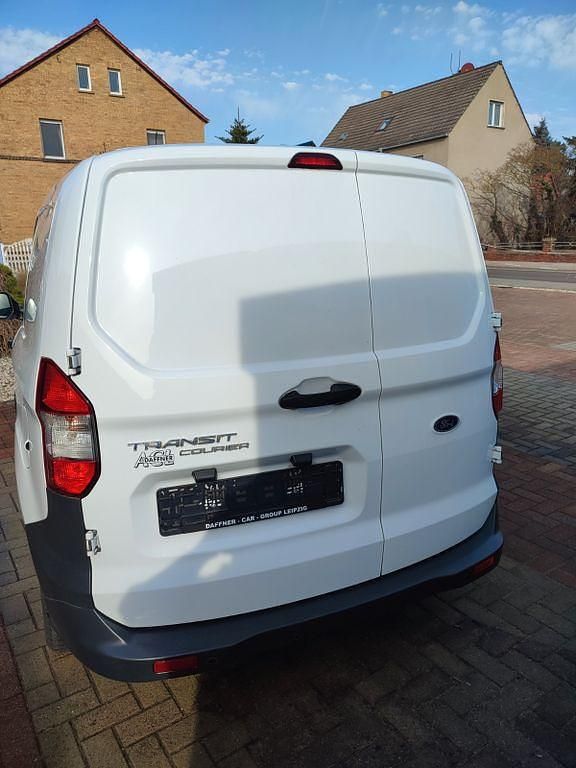 Gebraucht Ford Transit Trend 101 PS (74 kW) 2022 Weiß Limousine