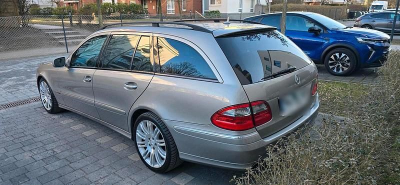 Gebraucht Mercedes E350 Avantgarde 272 PS (200 kW) 2008 Gold Kombi
