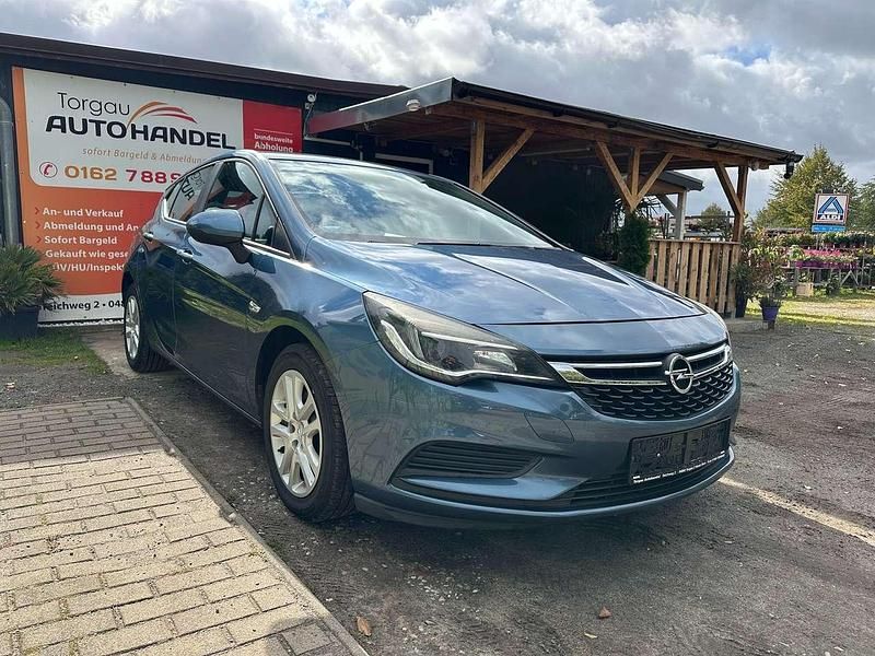 Gebraucht Opel Astra Edition 110 PS (80 kW) 2016 Deep sky Kleinwagen