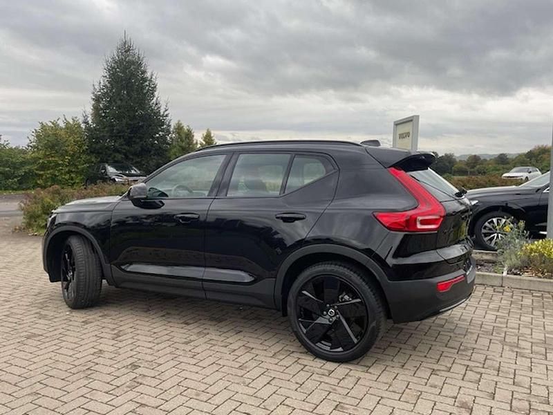 Gebraucht Volvo XC40 Plus 163 PS (119 kW) 2025 Onyx black SUV