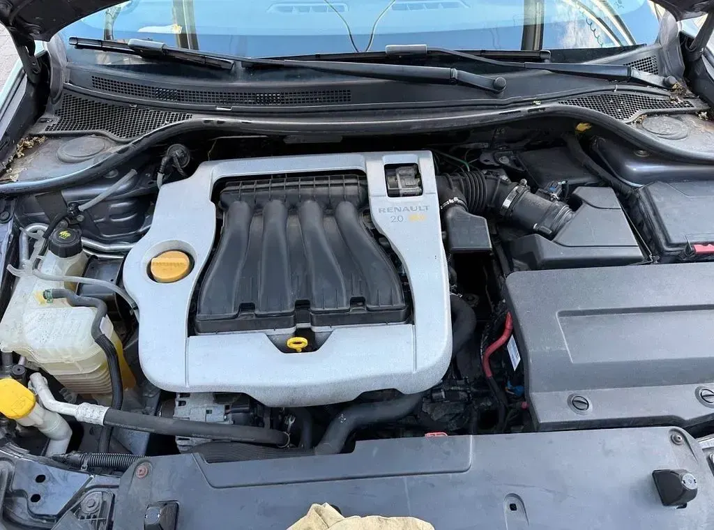 Gebraucht Renault Laguna III Dynamique 140 PS (102 kW) 2008 Blau Limousine