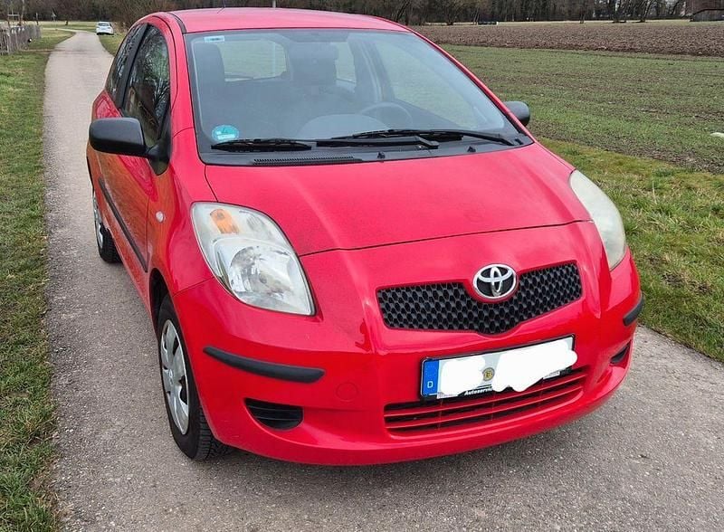 Gebraucht Toyota Yaris 69 PS (50 kW) 2008 Rot Kleinwagen