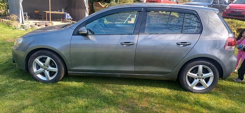 Gebraucht VW Golf VI 122 PS (89 kW) 2009 Grau Kleinwagen