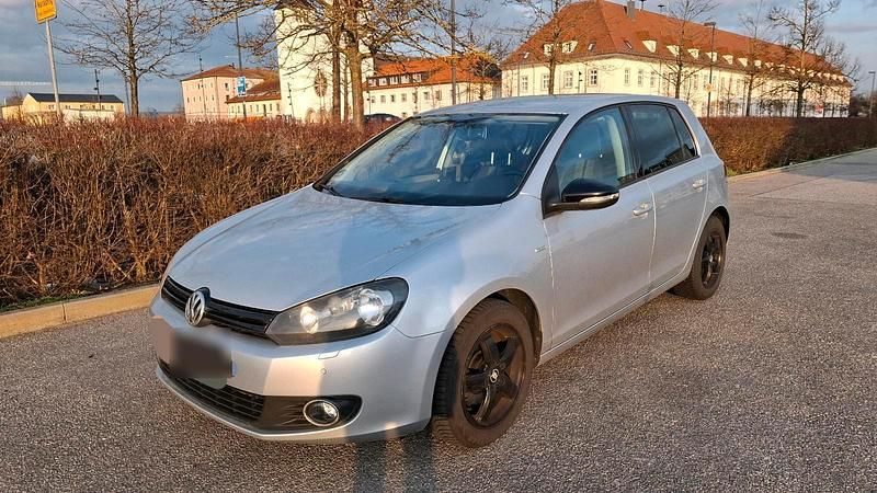 Gebraucht VW Golf VI 105 PS (77 kW) 2012 Silber Kleinwagen