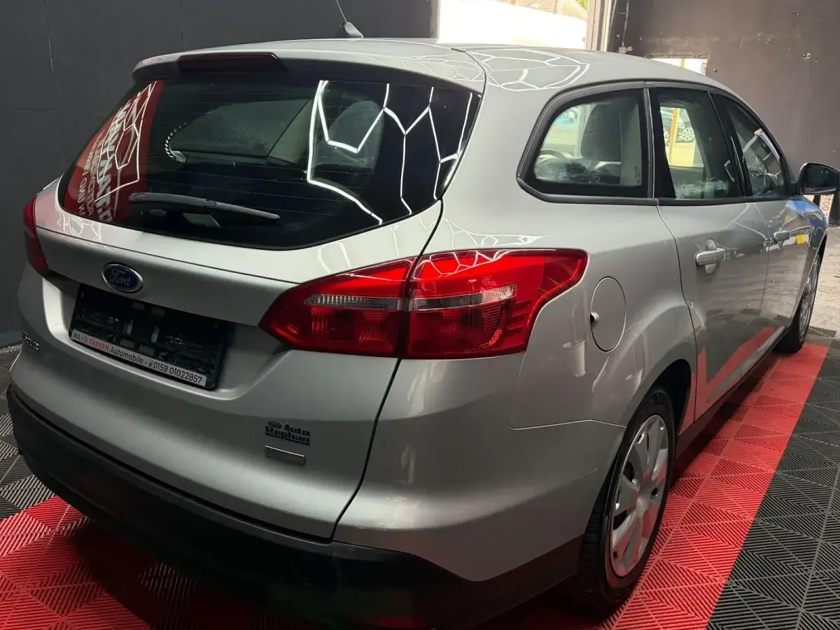 Gebraucht Ford Focus Business Edition 125 PS (91 kW) 2017 Silber Kombi