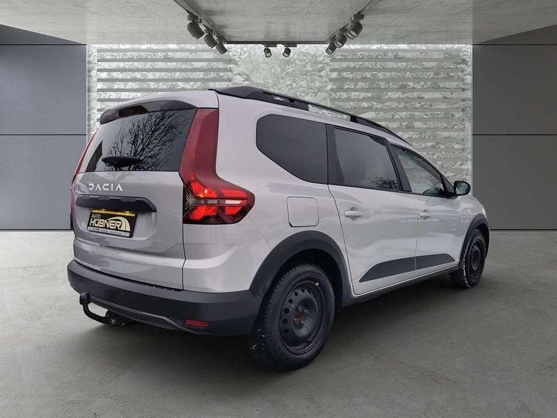 Usado Dacia Jogger Expression 110 HP (80 kW) 2023 Cinzento Monovolume