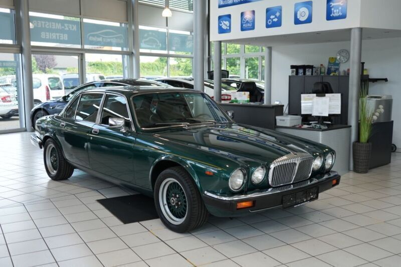 Grün Gebraucht 1981 Jaguar XJ Sovereign Limousine | 6.900 € - Bild 1/4