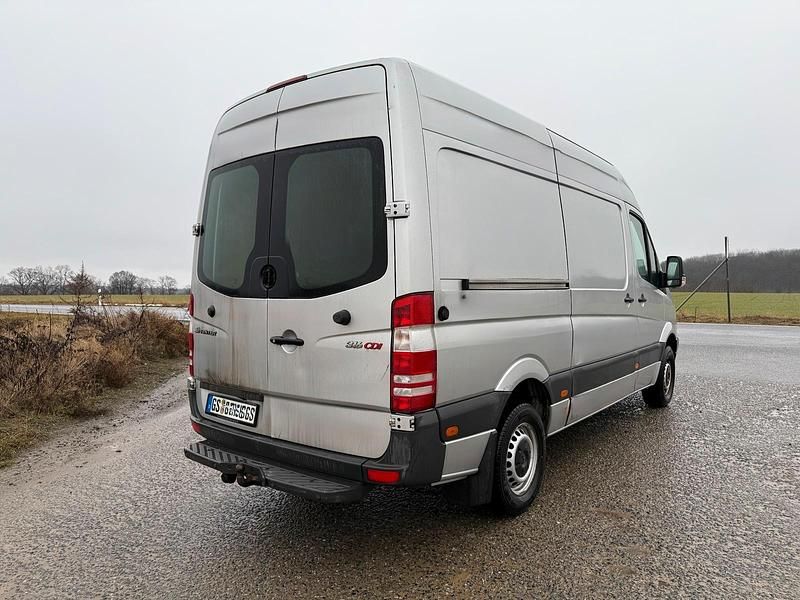 Gebraucht Mercedes Sprinter 163 PS (119 kW) 2012 Silber Van