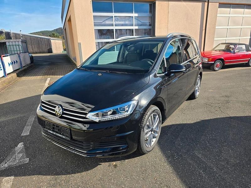 Schwarz Neu 2025 VW Touran Comfortline Van / Kleinbus | 41.900 € - Bild 1/4