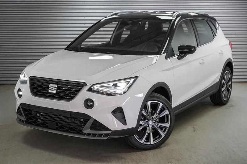Candy weiãÿ/dach schwarz uni (b41z) Neu 2025 Seat Arona FR SUV | 28.970 € (Fairer Preis) - Bild 1/4
