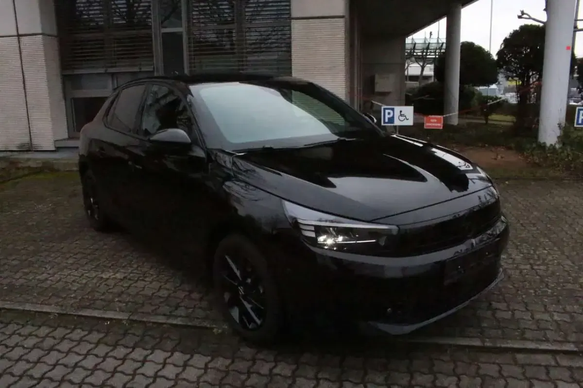 Gebraucht Opel Corsa 101 PS (74 kW) 2024 Schwarz Kleinwagen