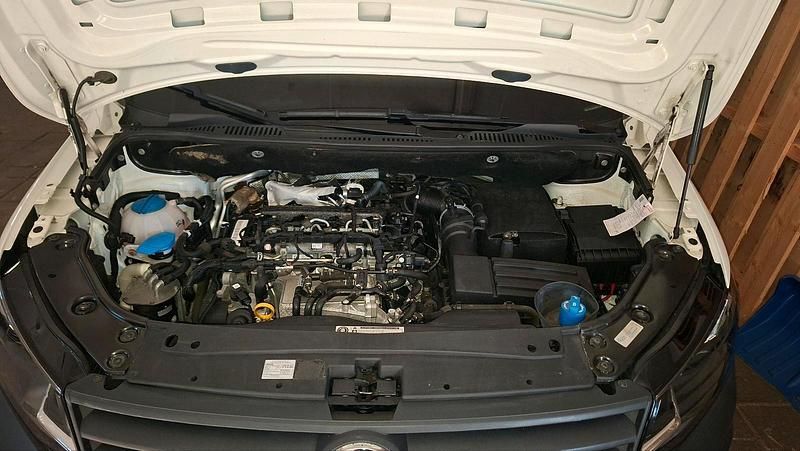 Gebraucht VW Caddy 102 PS (75 kW) 2016 Weiß Van / Kleinbus