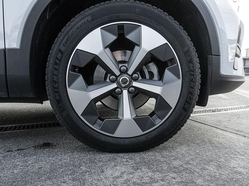 Gebraucht Volvo XC40 Core 129 PS (94 kW) 2023 Cloud blue, solid / solid SUV