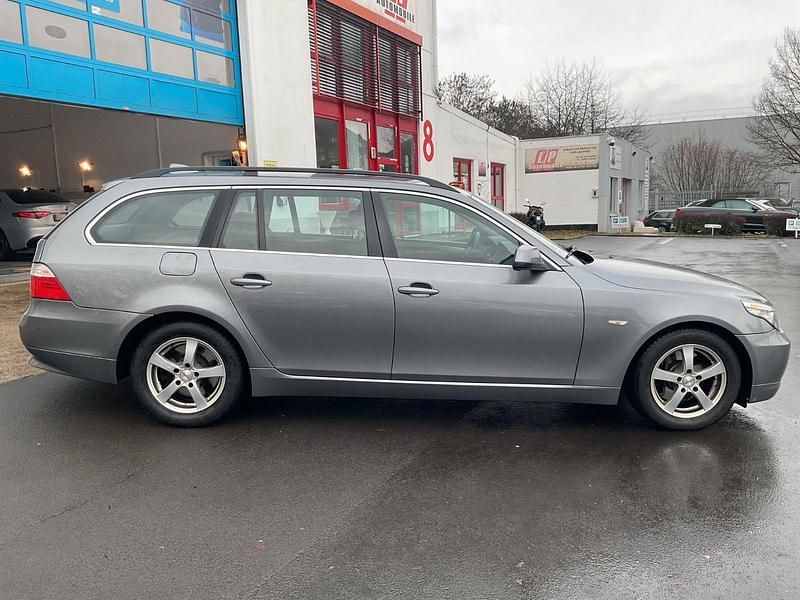 Gebraucht BMW 520 163 PS (119 kW) 2010 Grau Kombi