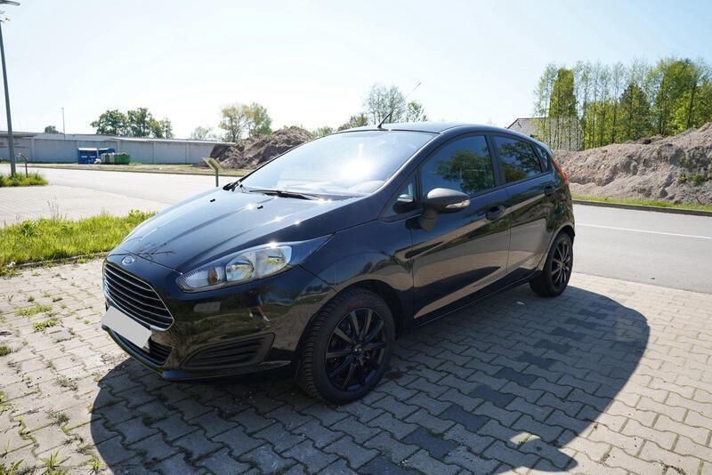 Schwarz Gebraucht 2017 Ford Fiesta Celebration Kleinwagen | 8.999 € (Superpreis) - Bild 1/4