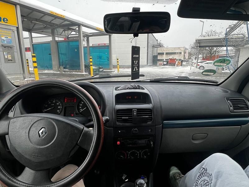 Gebraucht Renault Clio II 2004 Blau Limousine