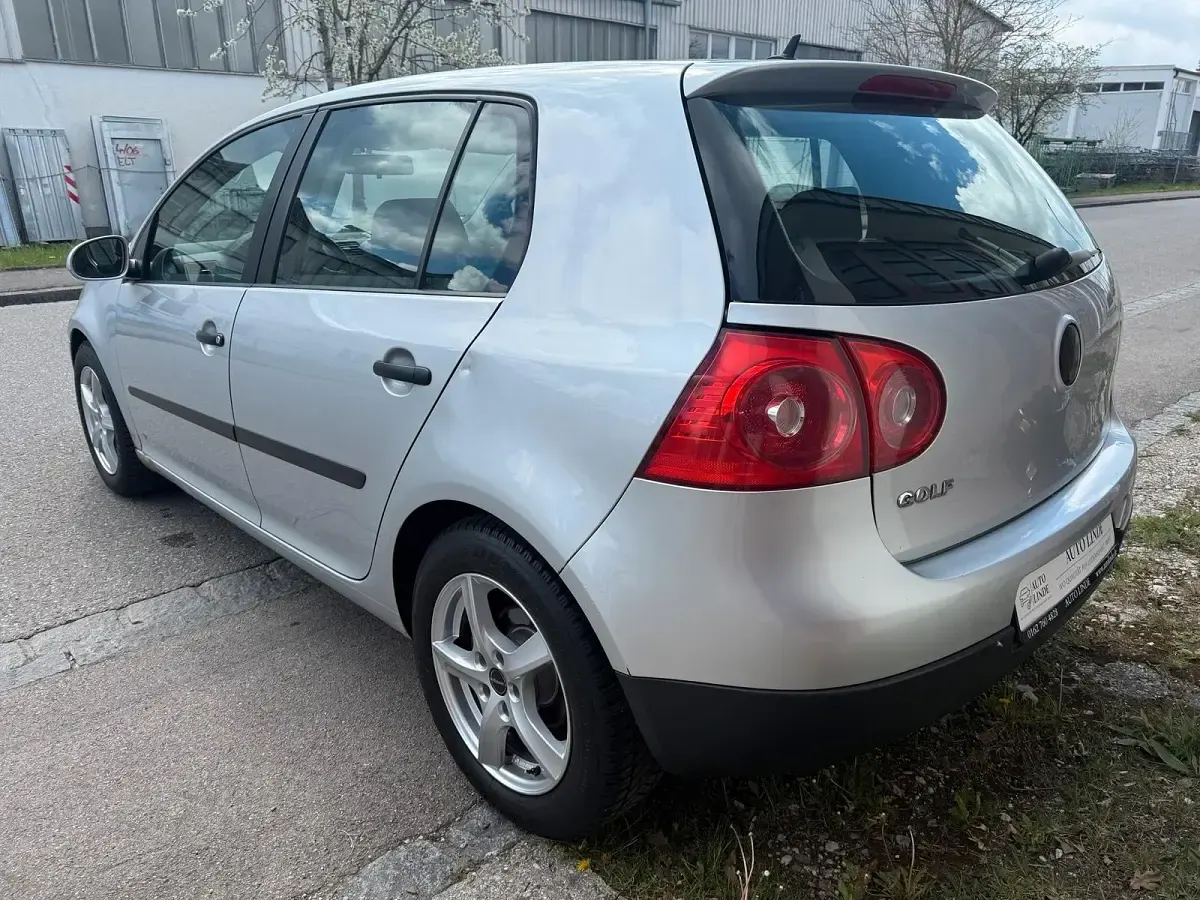 Gebraucht VW Golf V 105 PS (77 kW) 2006 Silber Kleinwagen