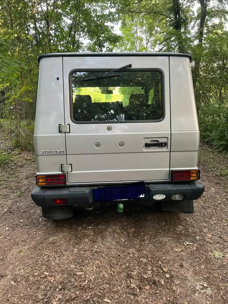 Gebraucht Mercedes G300 113 PS (83 kW) 1991 Silber SUV