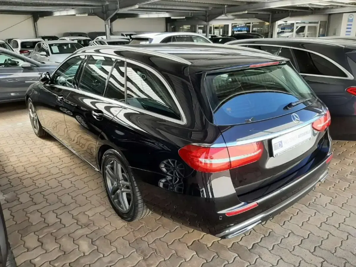 Gebraucht Mercedes E200 Avantgarde 150 PS (110 kW) 2017 Obsidianschwarz Kombi