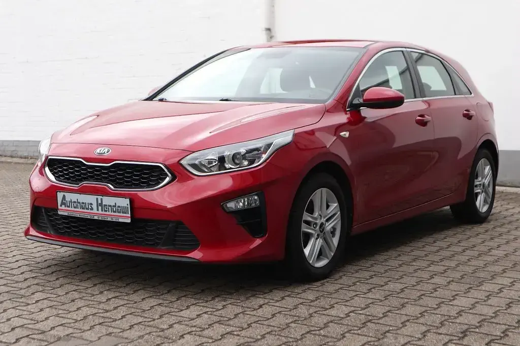 Gebraucht Kia Ceed Vision 99 PS (72 kW) 2018 Rot Kleinwagen