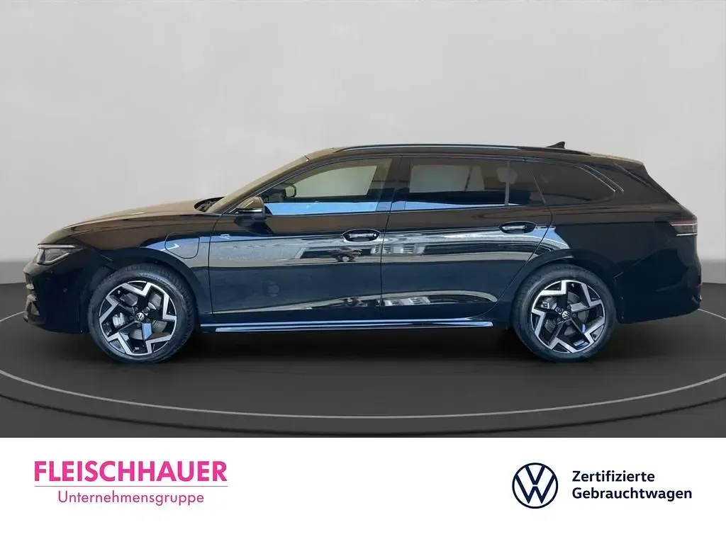 Gebraucht VW Passat R-line 177 PS (130 kW) 2025 Schwarz Kombi