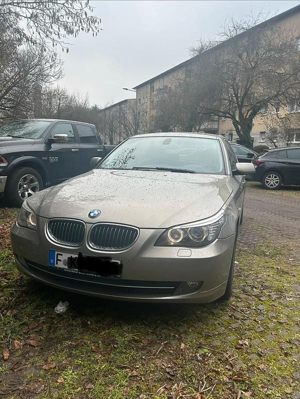 Gebraucht BMW 520 177 PS (130 kW) 2009 Braun Limousine