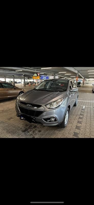 Grau Gebraucht 2013 Hyundai ix35 SUV | 10.000 € - Bild 1/4