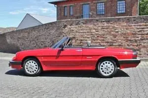 Gebraucht Alfa Romeo Spider Quadrifoglio Verde 128 PS (94 kW) 1987 Rot Cabrio