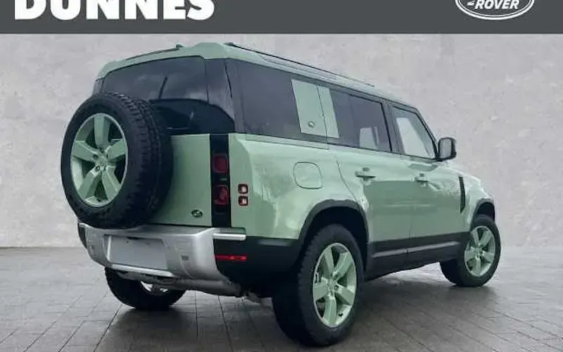 Gebraucht Land Rover Defender 75th Limited Edition 304 PS (223 kW) 2024 Grasmeregreen metallic SUV