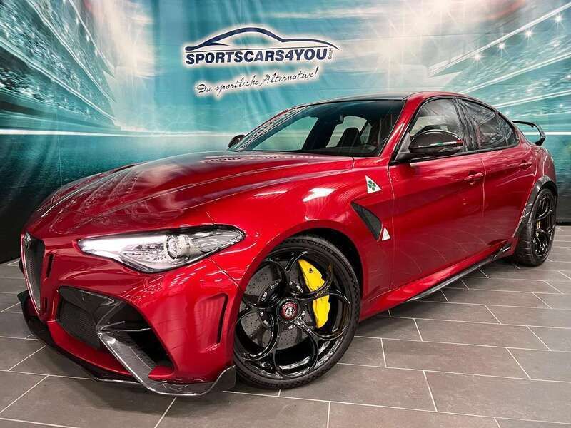 Rot Neu 2025 Alfa Romeo Giulia Coupé | 209.000 € - Bild 1/4