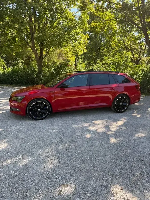 Gebraucht Skoda Superb SportLine 190 PS (139 kW) 2019 Rot Limousine