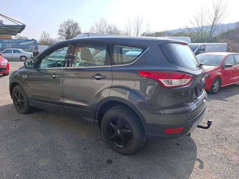 Gebraucht Ford Kuga 150 PS (110 kW) 2015 Grau SUV