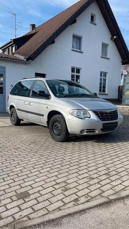 Gebraucht Chrysler Voyager 149 PS (109 kW) 2005 Silber Van / Kleinbus