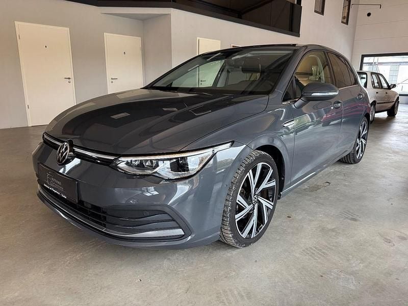 Grau Gebraucht 2022 VW Golf VIII Style Limousine | 23.450 € (Fairer Preis) - Bild 1/4
