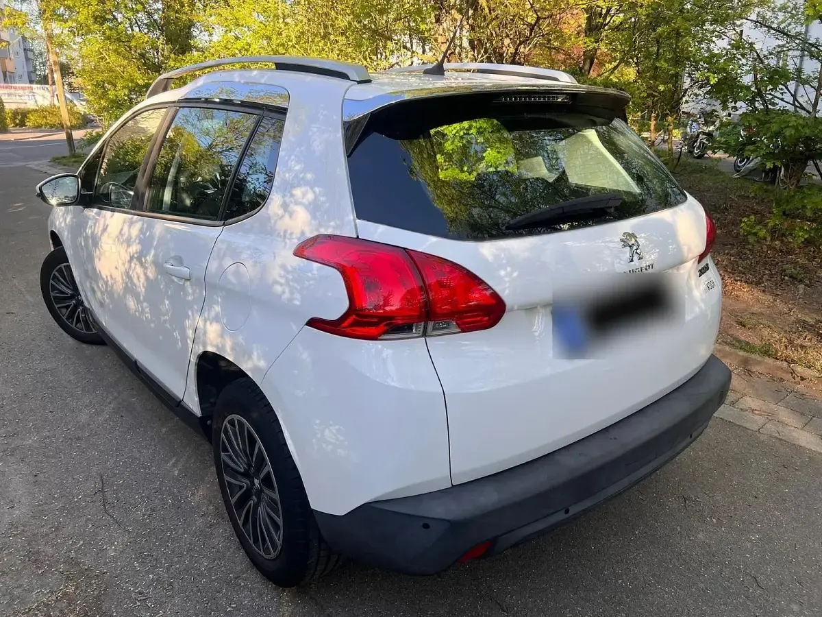 Gebraucht Peugeot 2008 120 PS (88 kW) 2014 Weiß SUV