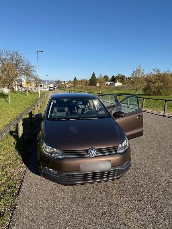 Gebraucht VW Polo 90 PS (66 kW) 2015 Braun Kleinwagen