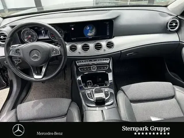 Gebraucht Mercedes E200 Avantgarde 184 PS (135 kW) 2017 Schwarz Limousine