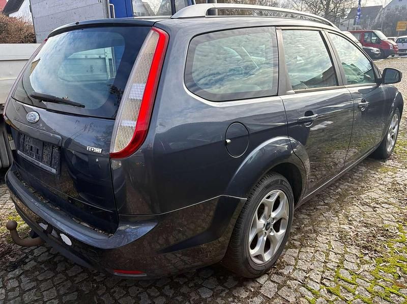 Gebraucht Ford Focus Style 109 PS (80 kW) 2009 Royalgrau met. Kombi