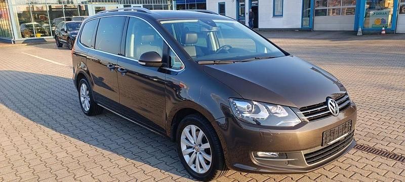 Gebraucht VW Sharan Highline 177 PS (130 kW) 2015 Braun Van / Kleinbus