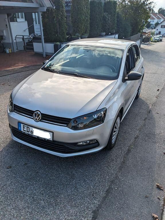 Silber Gebraucht 2015 VW Polo Trendline Kleinwagen | 6.900 € (Fairer Preis) - Bild 1/4