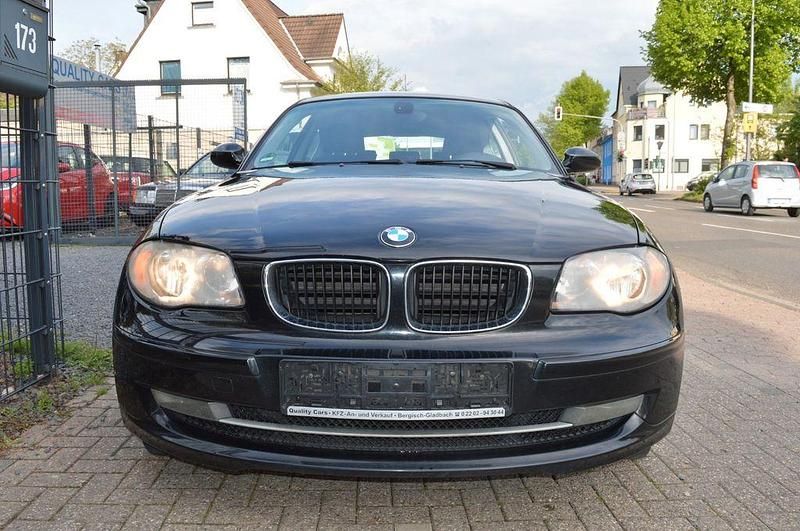 Second-hand BMW 118 Advantage 143 CP (105 kW) 2009 Negru Hatchback