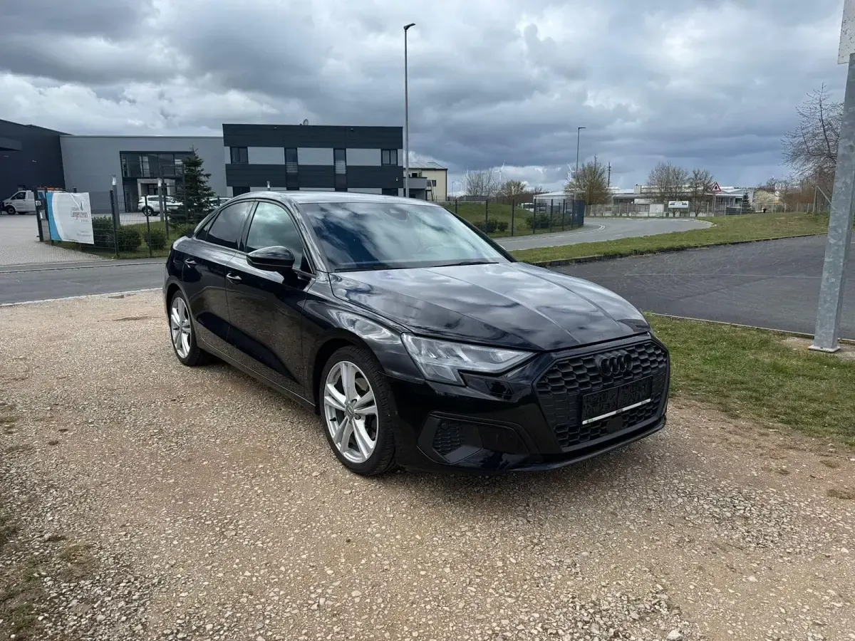 Gebraucht Audi A3 Comfort 150 PS (110 kW) 2020 Schwarz Limousine