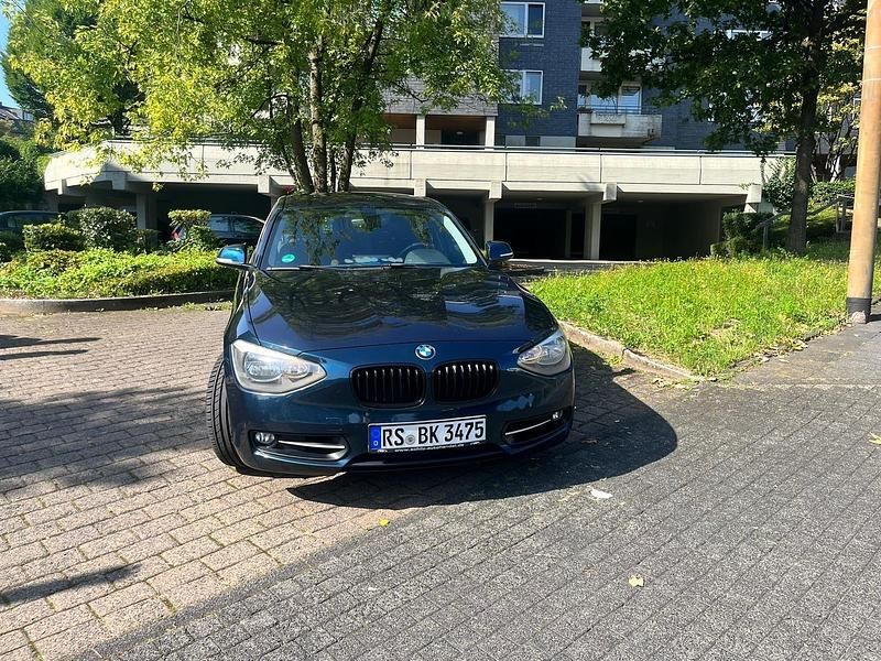 Blau Gebraucht 2011 BMW 120 Kleinwagen | 9.300 € (Etwas zu teuer) - Bild 1/4