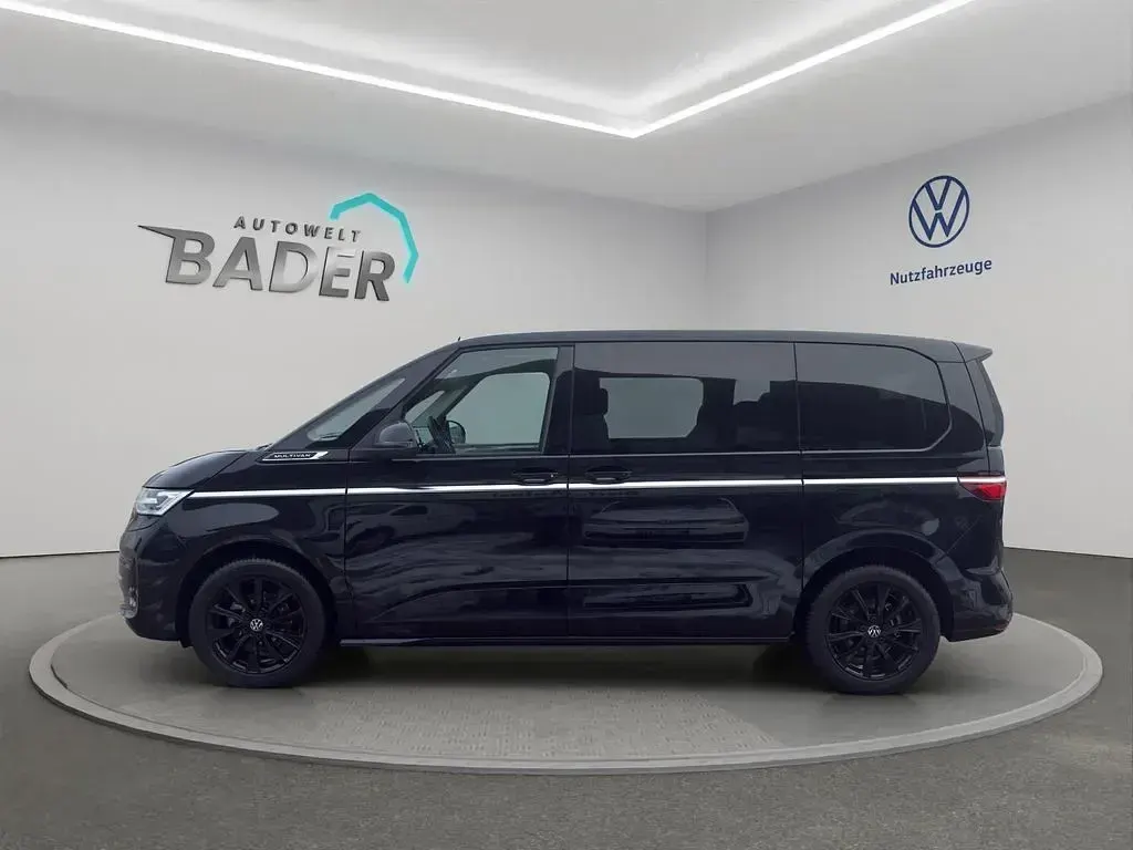 Gebraucht VW T7 Style 150 PS (110 kW) 2025 Deep black perleffekt Van