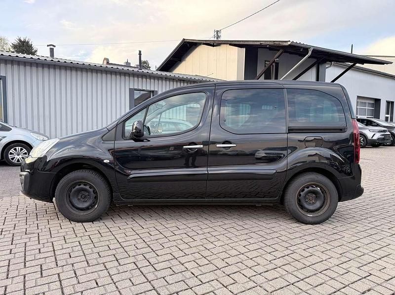 Gebraucht Citroën Berlingo SELECTION 110 PS (80 kW) 2017 Lack onyx schwarz/deckende Van / Kleinbus