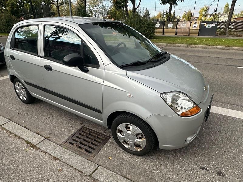 Silber Gebraucht 2009 Chevrolet Matiz Kleinwagen | 999 € (Superpreis) - Bild 1/4